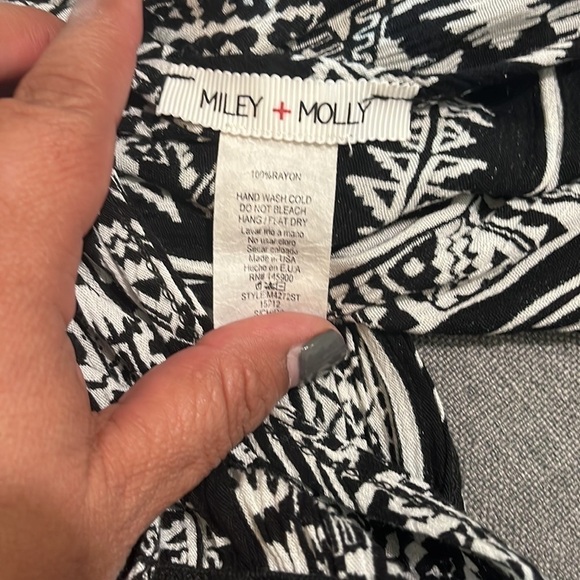 Miley + Molly black and white patterned maxi dress/beach cover up - Picture 6 of 6